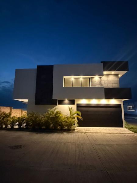 RESIDENCIA EN VENTA EN PUNTA TIBURÓN