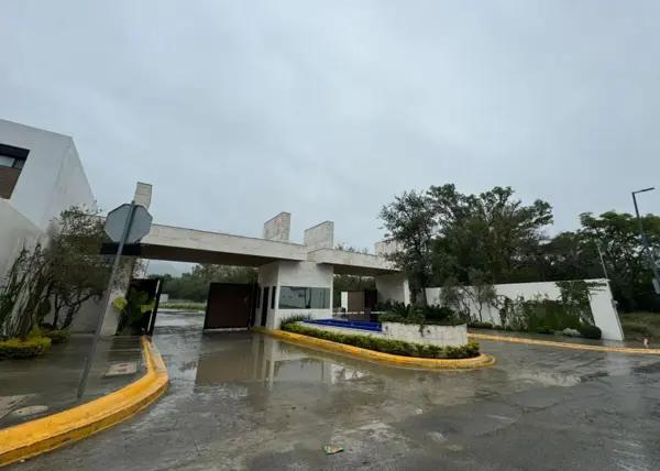 FRACCIONAMIENTO LAS ESMERALDAS/ CARRETERA NACIONAL