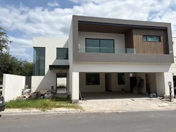 CASA EN VENTA LA JOYA RESIDENCIAL ZONA CARRETERA NACIONAL MONTERREY CASA EN VENTA LA JOYA RESIDENCIAL ZONA CARRETERA NACIONAL MONTERREY