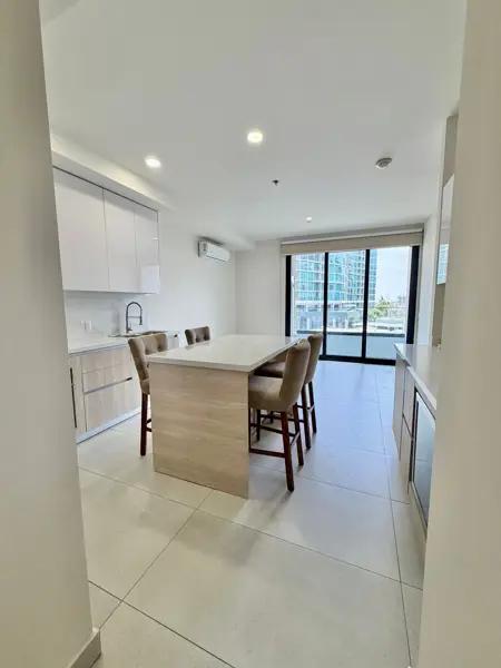 Departamento en Venta con Amenidades Modernas Torre West, Vía Cordillera