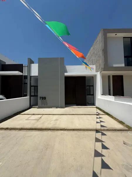 Casa en venta de un piso céntrica en villa de Álvarez, Colima