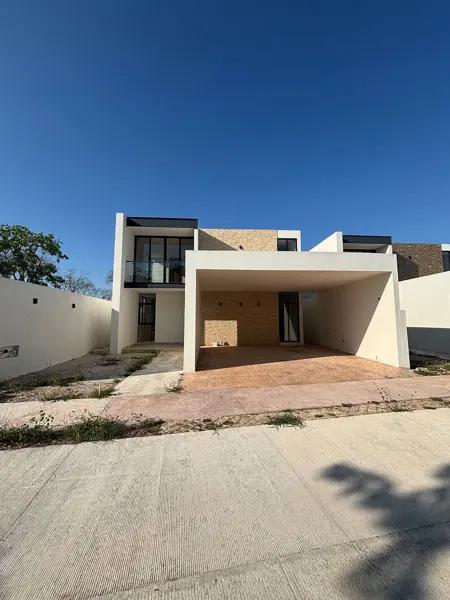 Casa(7) en Venta en Privada Varena en Cholul