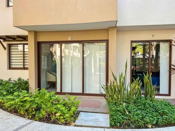 Condominio de 2 Recámaras con Lock-Off en Cerritos
