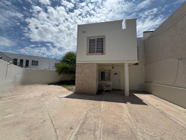 CASA EN VENTA AMPLIACIÓN SENDEROS
