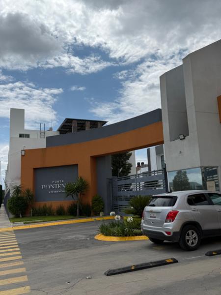 Casa en Venta con 4 Recámaras y Seguridad en Punta Azul, Pachuca de Soto