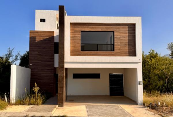 Casa en Venta en Carretera Nacional, Santiago, NL Casa en Venta en Carretera Nacional, Santiago, NL