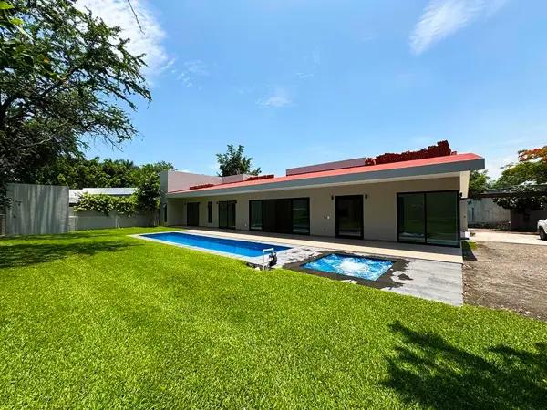 Casa en venta con alberca en Real de Tezoyuca, Emiliano Zapata , Morelos