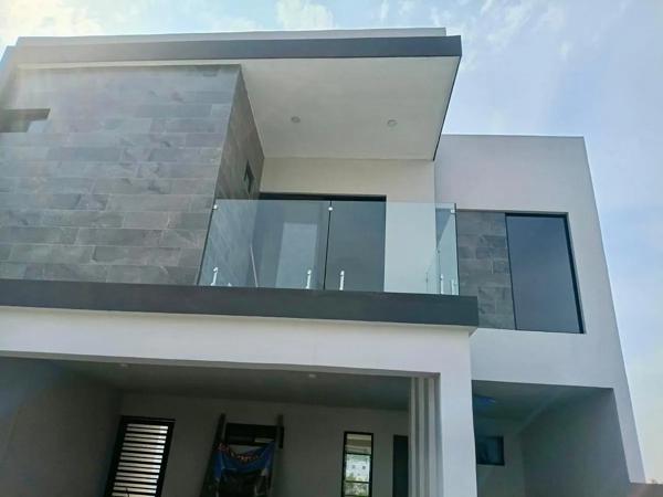 Casa en venta en Alamosur, Santiago - Moderno diseño, 3 recámaras y club social Casa en venta en Alamosur, Santiago - Moderno diseño, 3 recámaras y club social