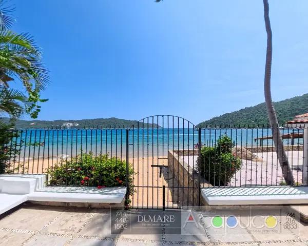 Casa en Pichilingue, Acapulco: Residencia en Venta, frente al mar.