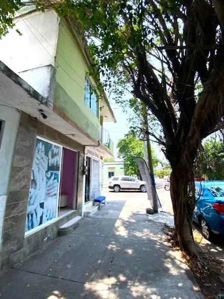 Casa de 2 niveles en esquina, ideal para casa o negocio, Col. Centro Veracruz