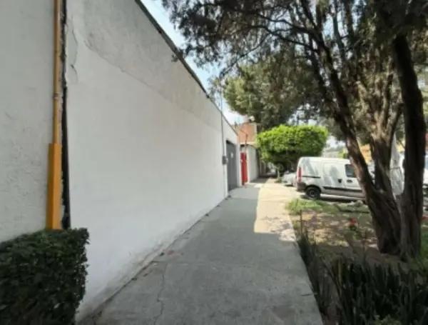 Terreno con Uso de Suelo Habitacional e Industrial en Venta en Rinconada Coapa