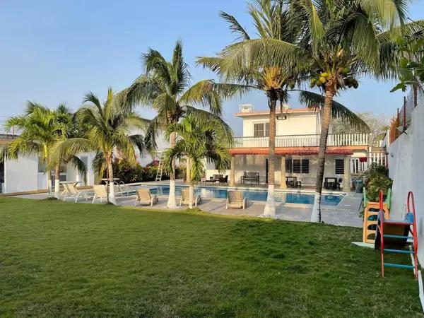 CASA EN RENTA (Playa Chachalacas, Ver)