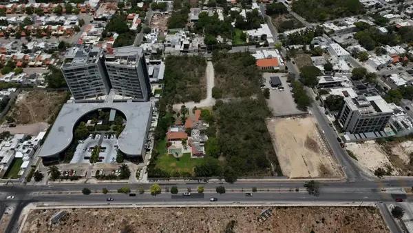 TERRENO EN VENTA SOBRE AVENIDA EN MÉRIDA YUCATÁN EN SAN RAMÓN NORTE