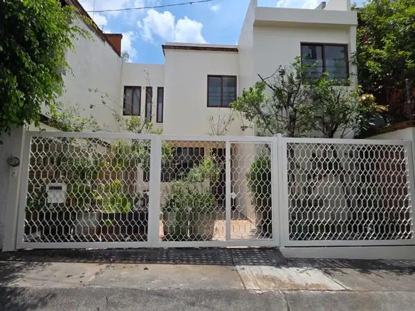 CASA EN VENTA EN FRACCIONAMIENTO RESIDENCIAL SANTA MARIA  A UNOS PASOS DE CASA DE GOBIERNO