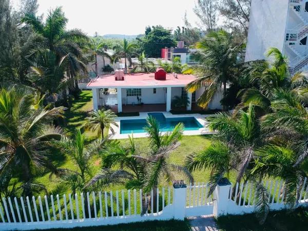 CASA EN RENTA (Playa Chachalacas, Ver)