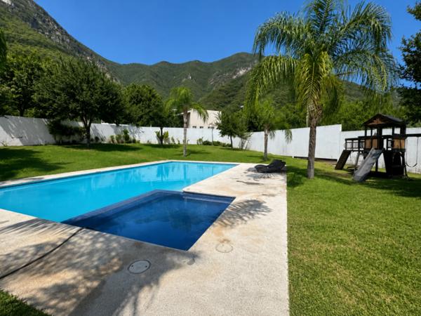 Residencia en venta en Laderas Caranday, Carretera Nacional. Residencia en venta en Laderas Caranday, Carretera Nacional.