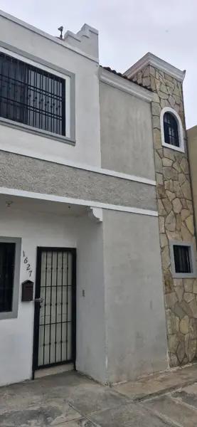 CASA EN RENTA REAL DEL VALLE, STA CATARINA , NL.