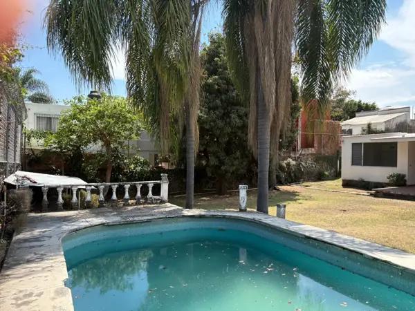 Casa para remodelar terreno 1153m2 un nivel. Excelente ubicación