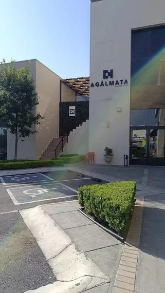Local Comercial en Renta en Vía La Luz, Monterrey, Nuevo León