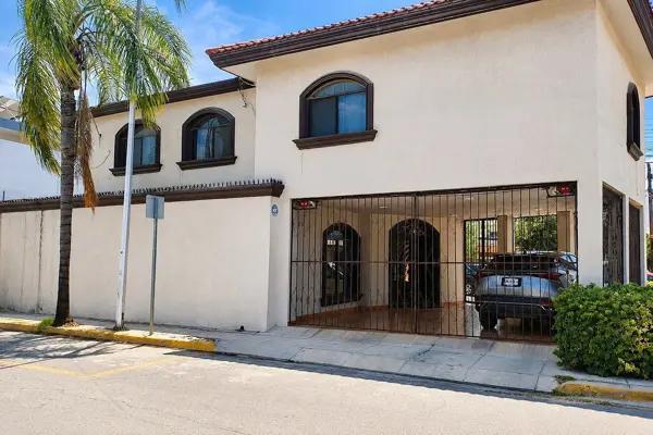 Casa en Venta en la Col Villa Universidad, San Nicolas de los Garza, Nuevo León