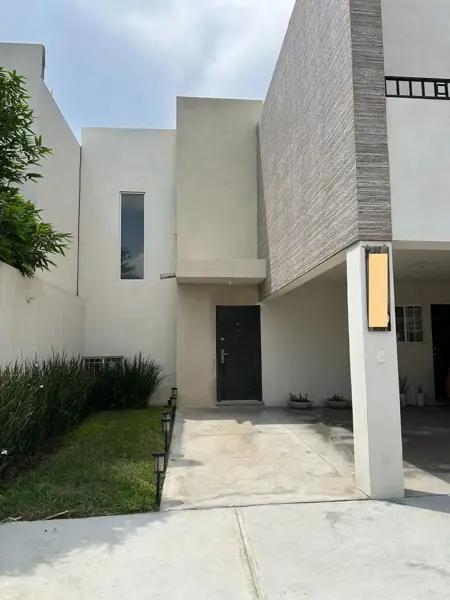 CASA EN RENTA AMUEBLADA Y EQUIPADA EN RAMOS ARIZPE