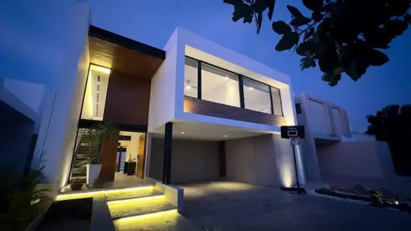 Venta de casa en privada residencial Parque Natura