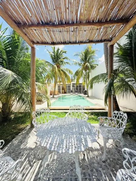 CASA EN VENTA A 60 METROS DEL MAR DE PROGRESO, YUCATAN