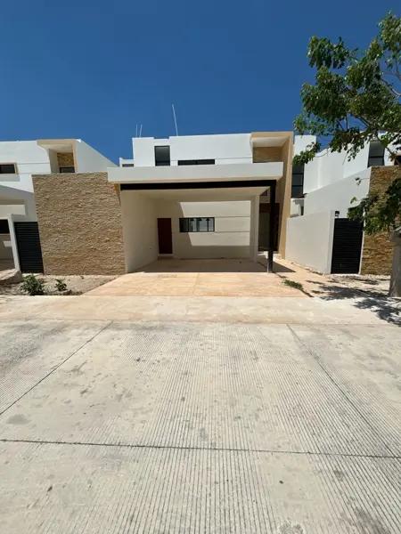 CASA 3 RECAMARAS EN CONKAL, PRIVADA