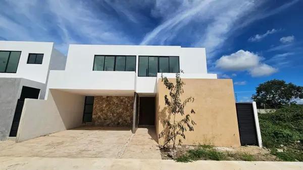 CASA EN VENTA ,PRIVADA EN CHOLUL