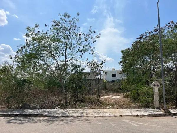 Lote urbanizado en Cholul Vida Verde F14