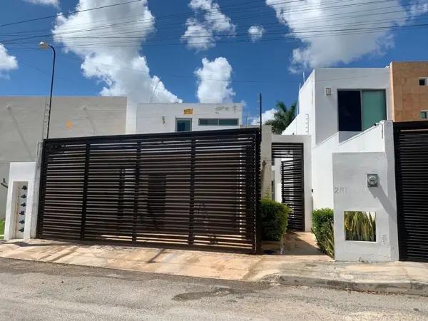 Hermosa casa en Montebello (venta o renta )