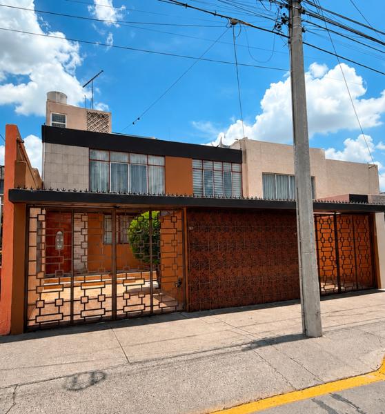VENTA CÉNTRICA CASA SOBRE AV LÓPEZ MATEOS