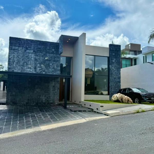 Casa en Venta en Ixtapan de la Sal: Oportunidad Residencial en Comunidad Cerrada