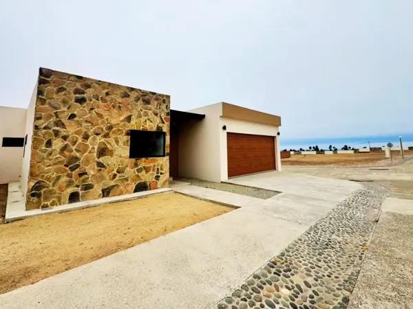 Casa Nueva en Venta en Punta Piedra, Rosarito | Modelo Palmas | Acceso Privado al Mar | Entrega Inme