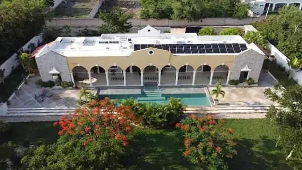 Exclusiva Hacienda Contemporánea en venta dentro del Club de Polo de Yucatán
