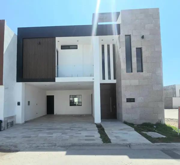 Casa con Recamara y baño completo en planta baja zona viñedos