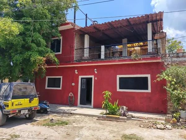 Casa en Venta en Francisco Silva Romero, Autlán de Navarro - Amplia con 4 Recámaras