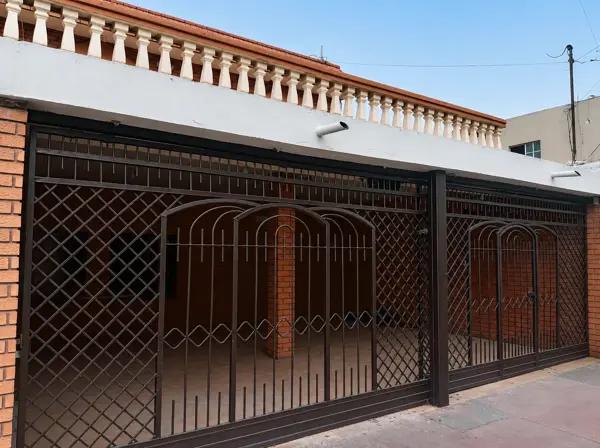 CASA EN VENTA EN SAN NICOLÁS DE LOS GARZA CENTRO CASA EN VENTA EN SAN NICOLÁS DE LOS GARZA CENTRO