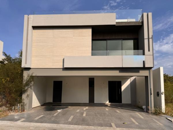 Casa en Venta en Santiago, NL Carretera Nacional Casa en Venta en Santiago, NL Carretera Nacional