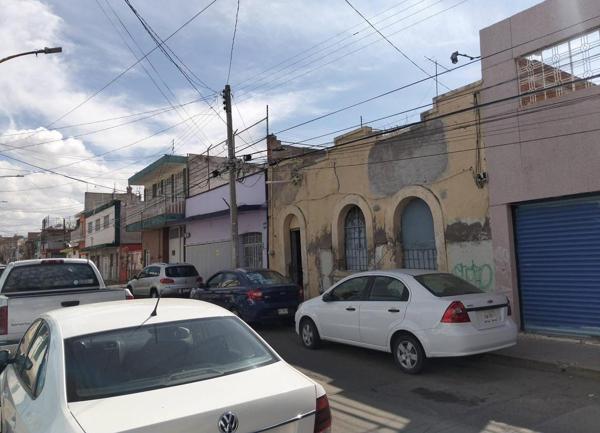 URGE CENTRO DE AGS $2’200,000 Casa Bodega en venta como Terreno superficie 324.24 m2: