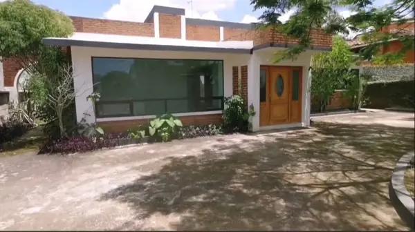 SE RENTA CASA EN FRACCIONAMIENTO PRIVADO "TRES PASOS"