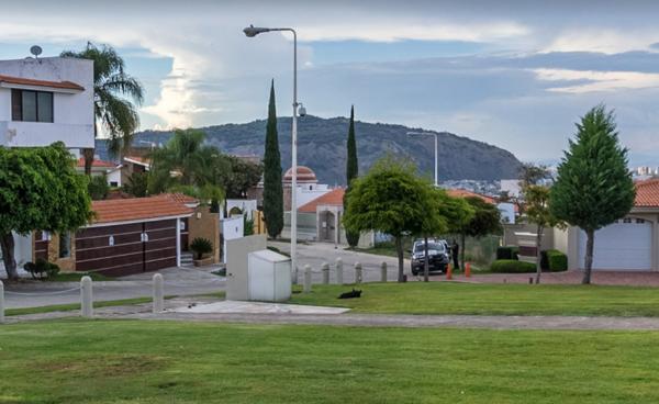 CIUDAD BUGAMBILIAS CASA VENTA ZAPOPAN JALISCO