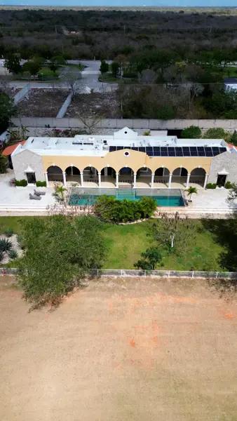 Quinta  en Venta en Sierra Papacal, Mérida con Amplio Terreno y Piscina