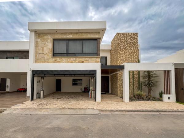 Casa Equipada con Recámara en Planta Baja Casa Equipada con Recámara en Planta Baja