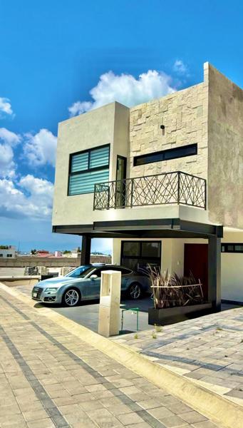 Casa independiente en venta en Zacango, Villa Guerrero - 3 recámaras, 3 baños, excelentes servicios