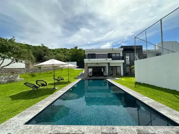 Casa en Tequesquitengo | Residencia Moderna, Inteligente y Autosustentable a Pasos del lago
