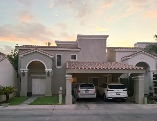 CASA COMPLETAMENTE AMUEBLADA EN RENTA EN BALBOA RESIDENCIAL  FRENTE AL PARQU