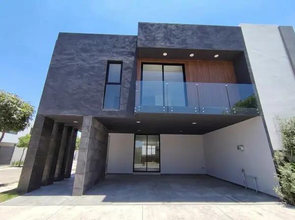 CASA EN VENTA UBICADA EN ESQUINA EN LOMAS DE ANGELÓPOPLIS III
