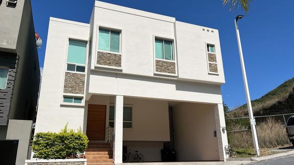 CASA EN RENTA EN PRIVADAS DEL PASEO, MONTERREY