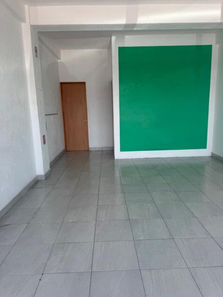 Local Comercial en Renta en Plaza Abierta en San Gaspar Tlahuelilpan, Metepec